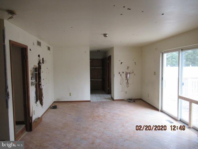 243 Magothy Beach Road Pasadena, MD 21122 - Photo 10 of 22 FAMILY ROOM