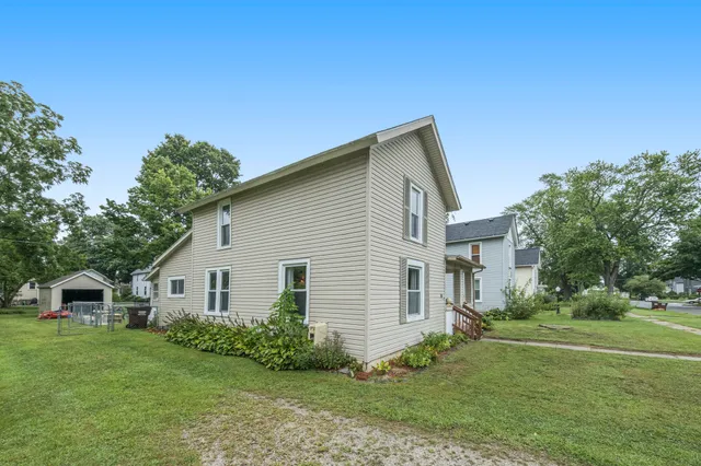 $179,900 | 128 1st Street, Milan, MI 48160