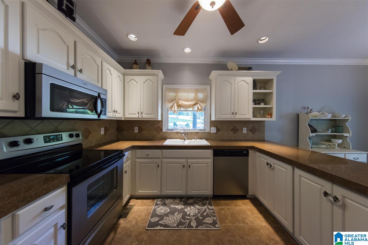 105 Kingsley Road Alabaster, AL 35007 - Photo 13 of 48