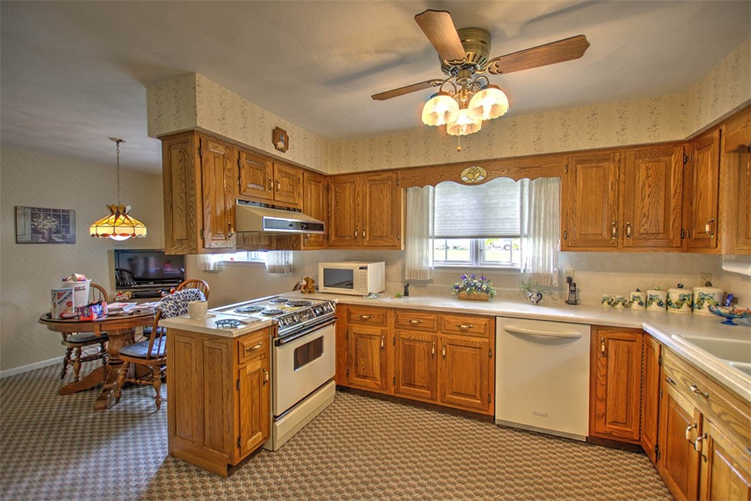 612 West Karen Drive Decatur, IL 62526 - Photo 9 of 26