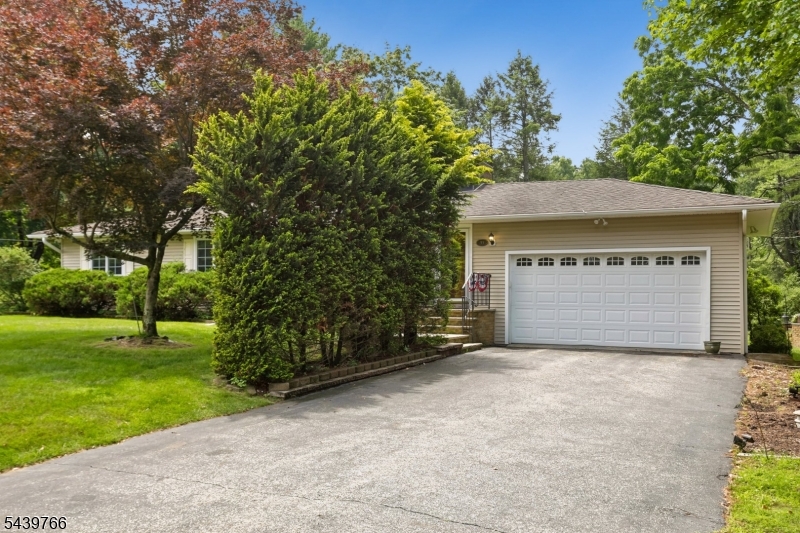 41 Carey Road Succasunna, NJ 07876 - Photo 4 of 21
