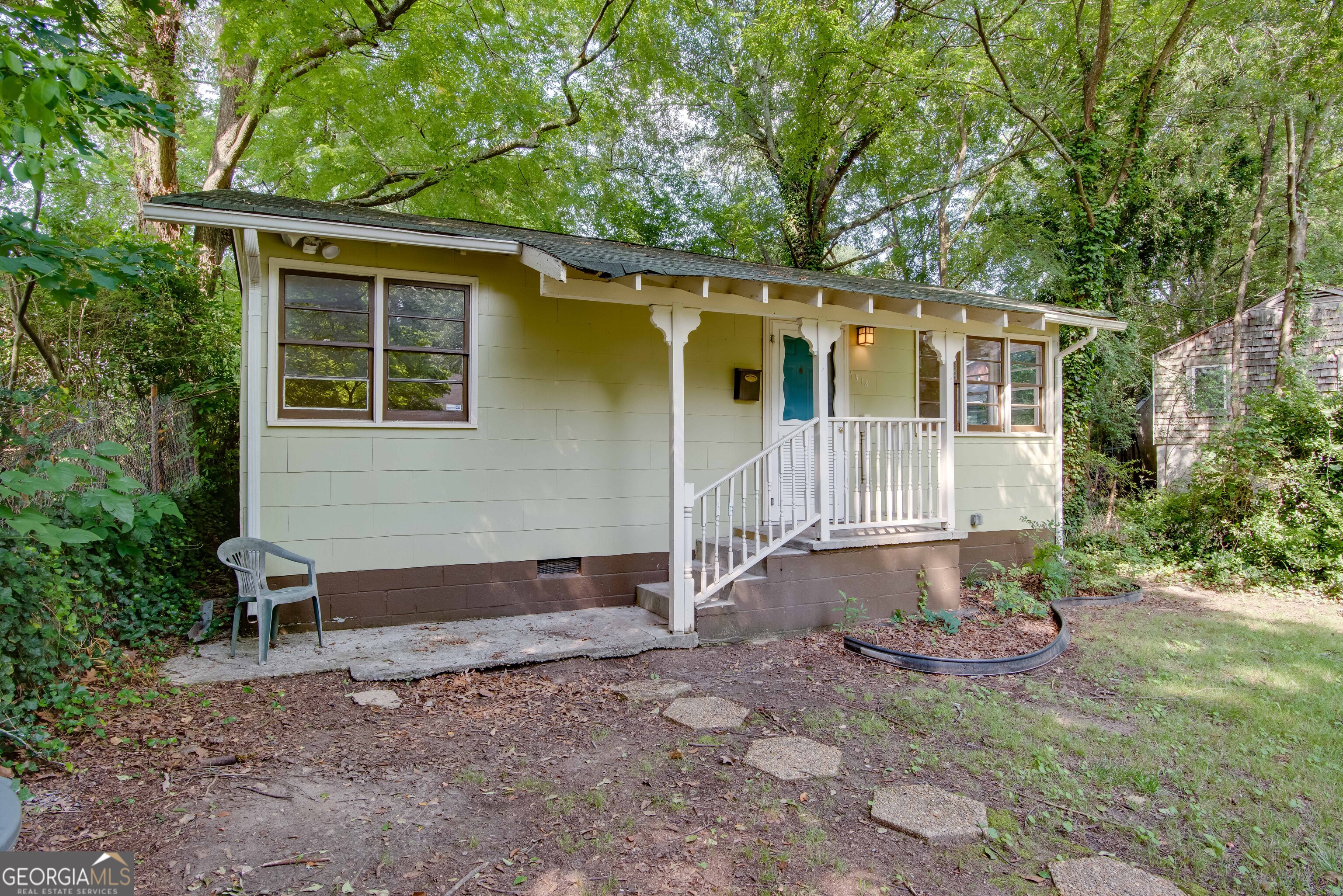 1318 Elizabeth Lane East Point, GA 30344 - Photo 2 of 13