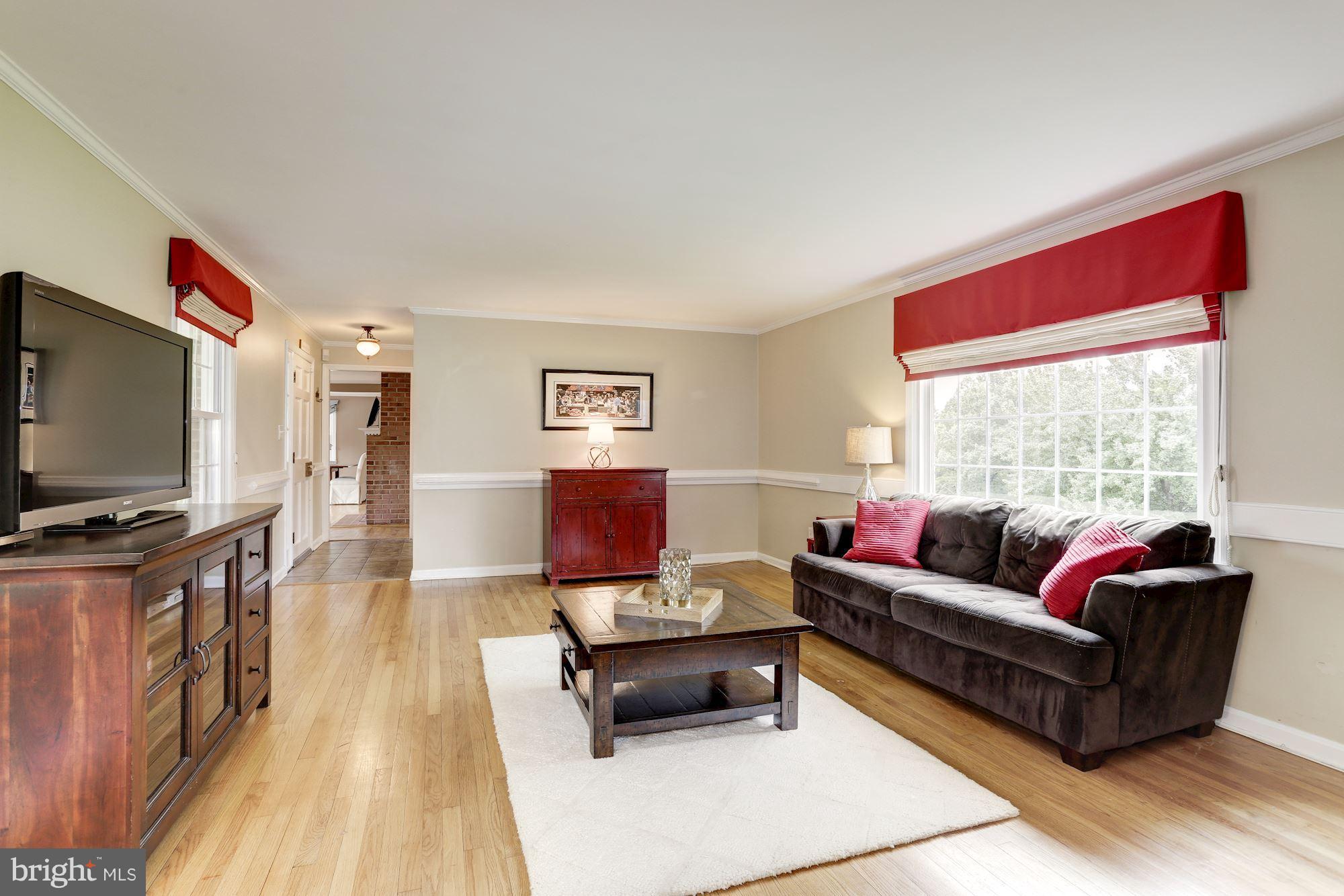 5300 Keech Road Baltimore, MD 21227 - Photo 7 of 21 Family Room