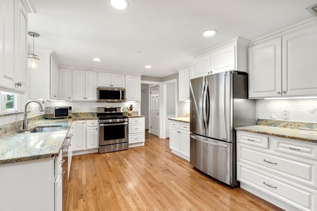 18 Pine Needle Road Wayland, MA 01778 - Photo 8 of 24 Gallery Image 8