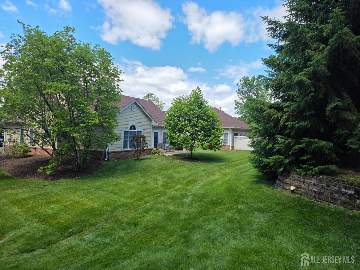 47 Hedge Row Road Plainsboro, NJ 08540 - Photo 15 of 20