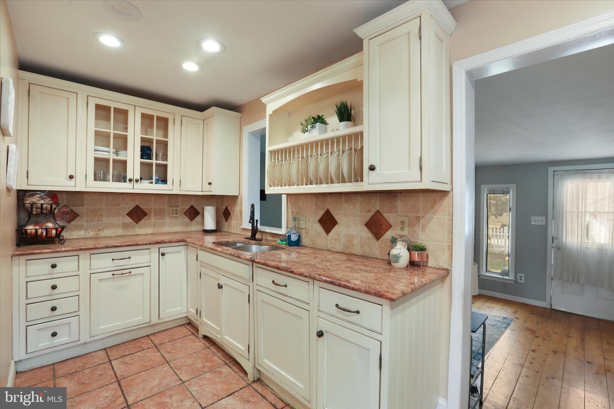 35 Belmar Road Hatboro, PA 19040 - Photo 5 of 24