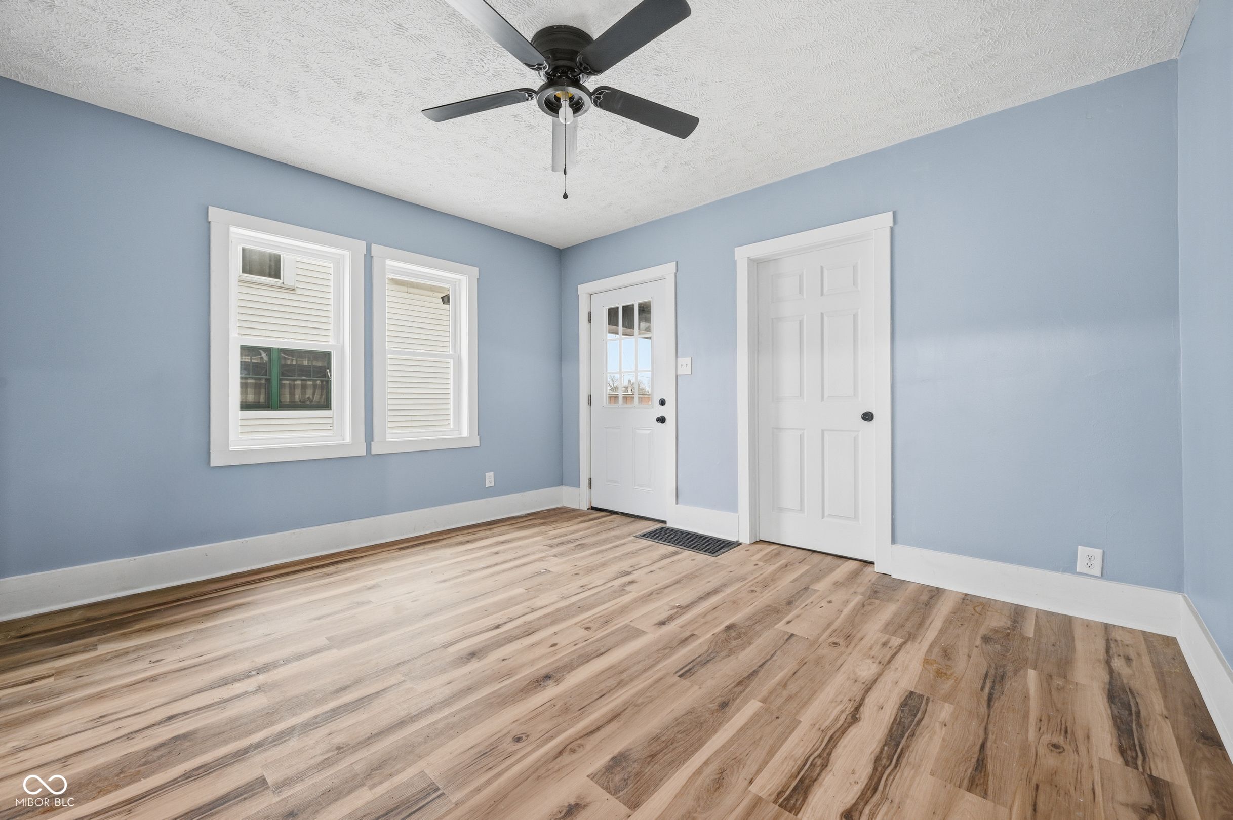 404 Thompson Street Winchester, IN 47394 - Photo 3 of 24