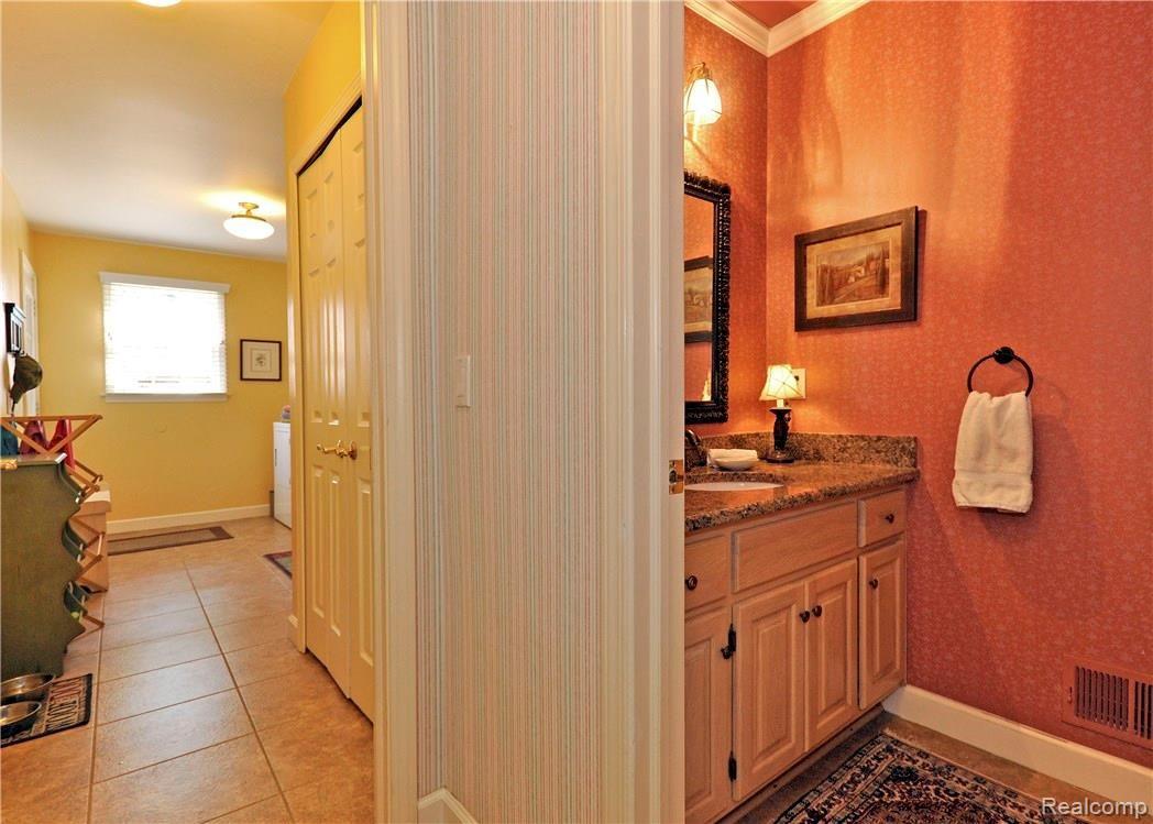 483 Shoreham Road Grosse Pointe, MI 48236 - Photo 27 of 44 19.jpg