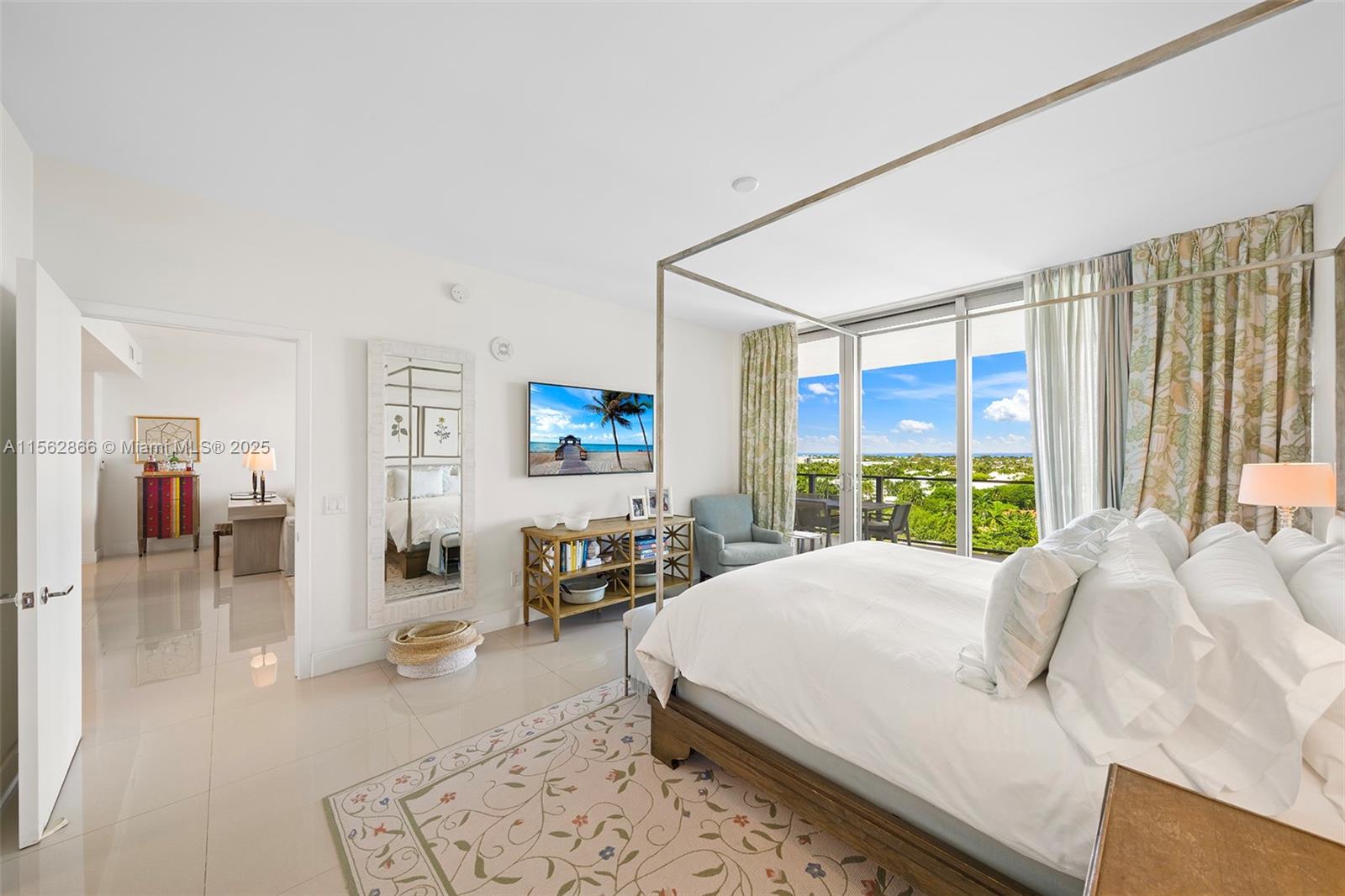 360 Ocean Drive, Unit 905S Key Biscayne, FL 33149 - Photo 11 of 43 Bright Space