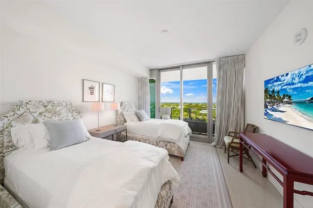 $20,000 | 360 Ocean Drive, Unit 905S, Key Biscayne, FL 33149