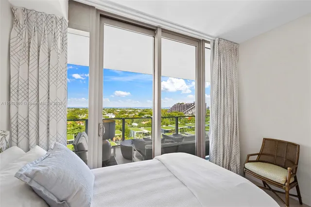 $20,000 | 360 Ocean Drive, Unit 905S, Key Biscayne, FL 33149