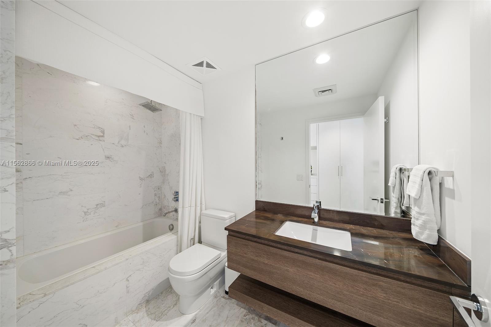 360 Ocean Drive, Unit 905S Key Biscayne, FL 33149 - Photo 20 of 43