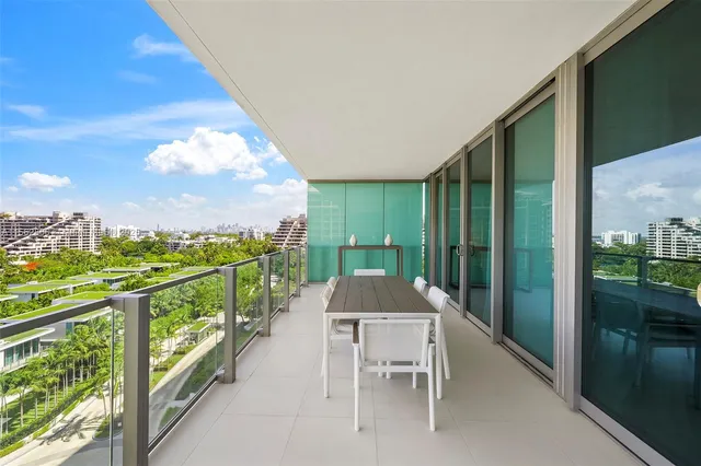 $20,000 | 360 Ocean Drive, Unit 905S, Key Biscayne, FL 33149