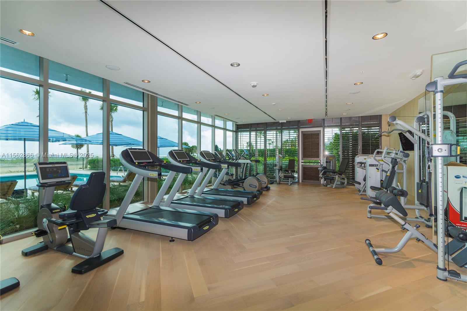 360 Ocean Drive, Unit 905S Key Biscayne, FL 33149 - Photo 39 of 43