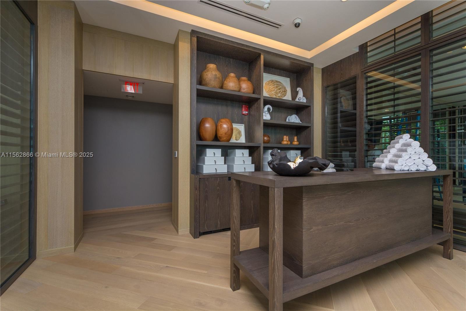 360 Ocean Drive, Unit 905S Key Biscayne, FL 33149 - Photo 40 of 43