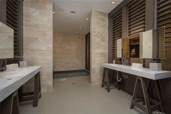 $20,000 | 360 Ocean Drive, Unit 905S, Key Biscayne, FL 33149
