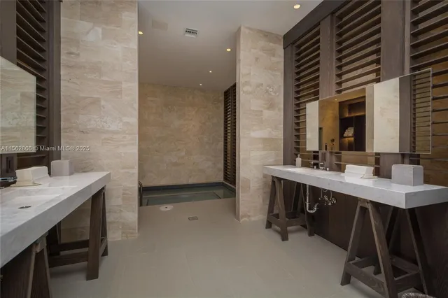 $20,000 | 360 Ocean Drive, Unit 905S, Key Biscayne, FL 33149