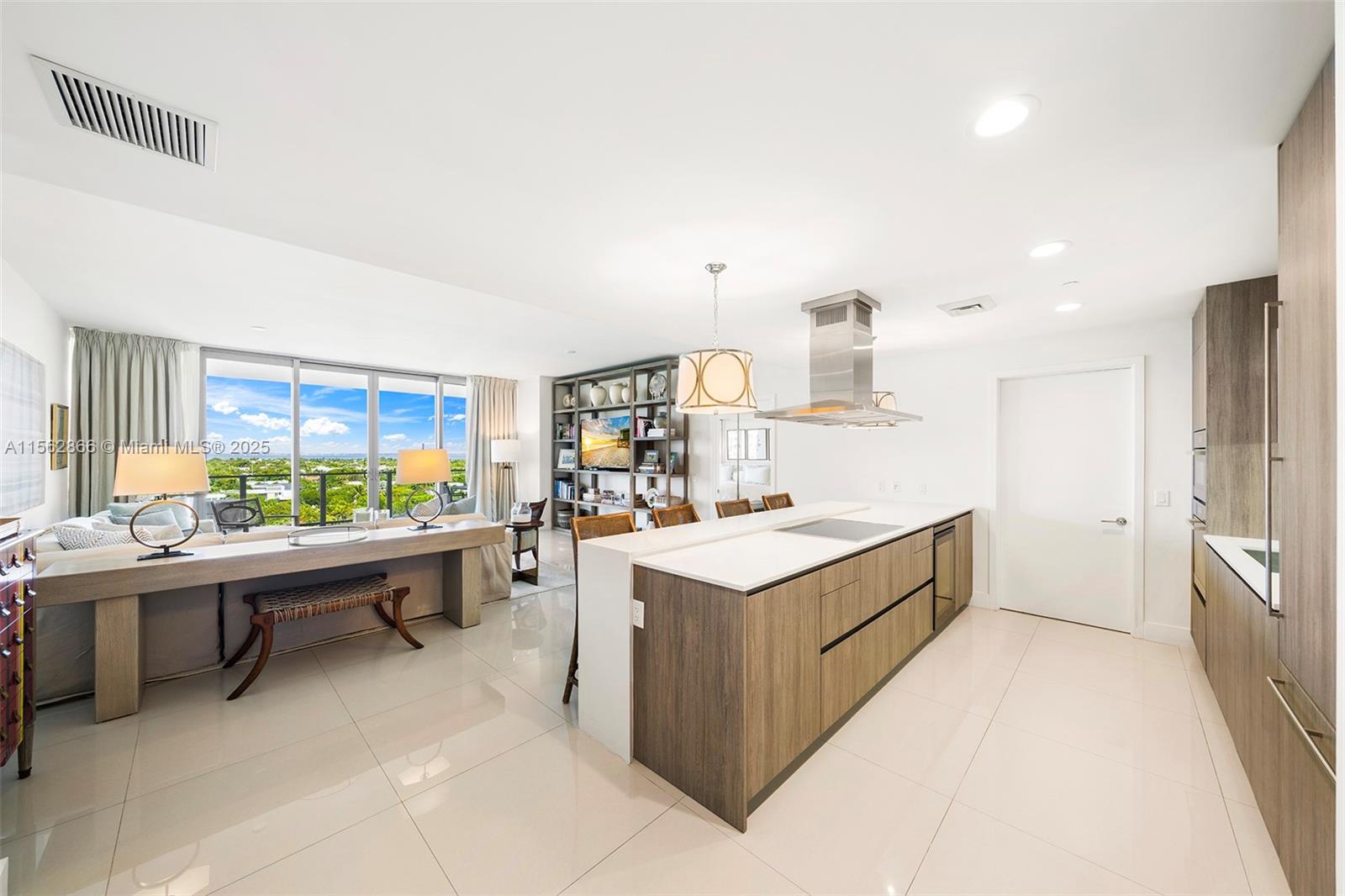 360 Ocean Drive, Unit 905S Key Biscayne, FL 33149 - Photo 5 of 43 Modern Kitchen