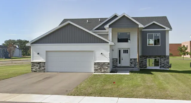 $354,900 | 6818 376th Street, North Branch, MN 55056