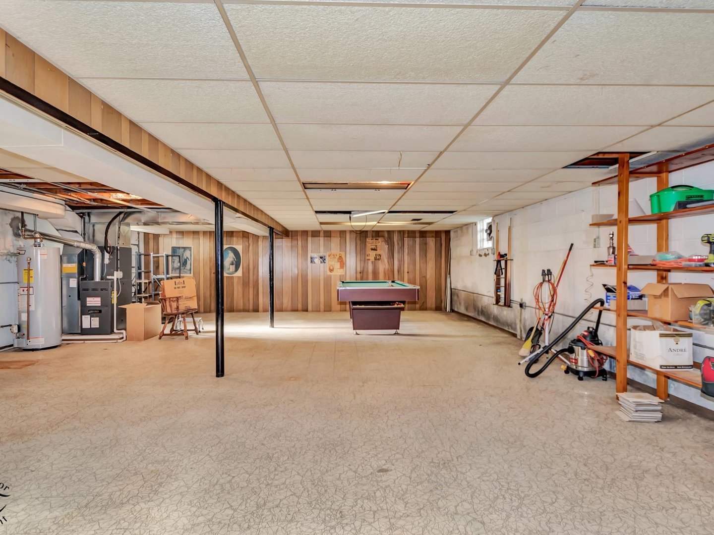 15043 Tripp Avenue Midlothian, IL 60445 - Photo 14 of 16 a view of a room with gym equipment