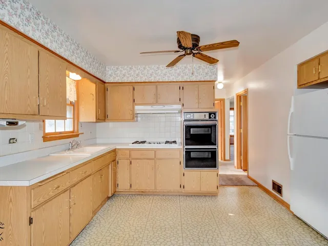 $240,000 | 15043 Tripp Avenue, Midlothian, IL 60445