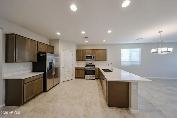 $2,400 | 5019 North 87th Drive, Glendale, AZ 85305