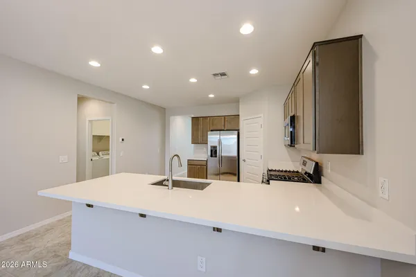 $2,400 | 5019 North 87th Drive, Glendale, AZ 85305