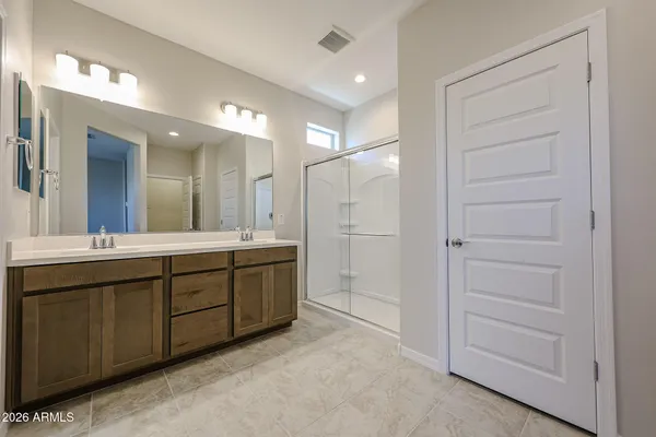 $2,400 | 5019 North 87th Drive, Glendale, AZ 85305