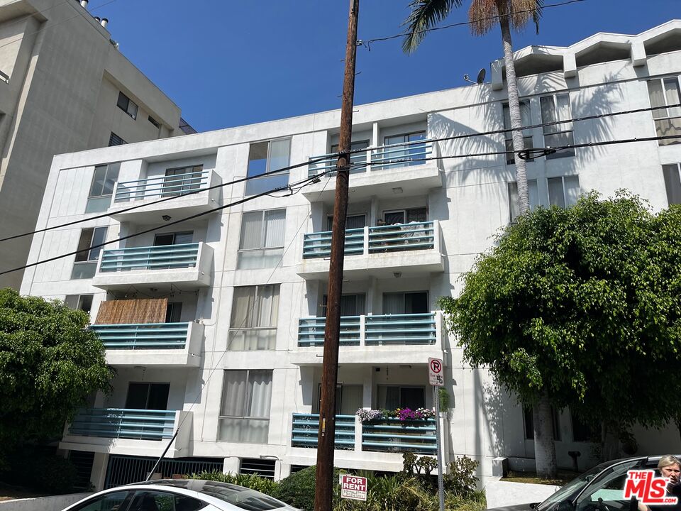 1617 North Fuller Avenue Los Angeles, CA 90046 - Photo 3 of 17