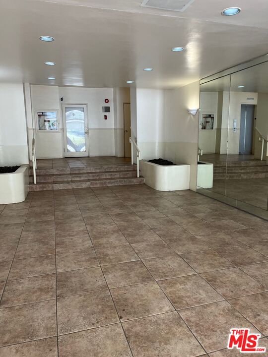 1617 North Fuller Avenue Los Angeles, CA 90046 - Photo 9 of 17