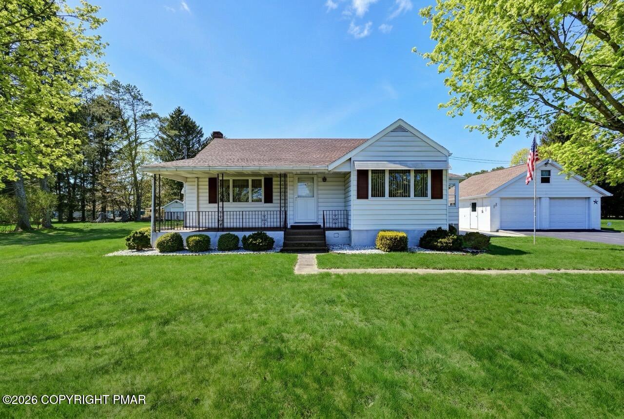 Cape Cod on 2+ Acres!