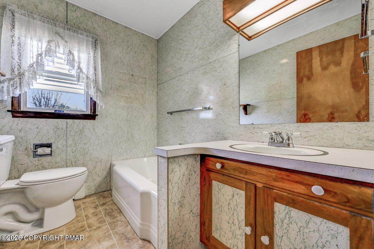 485 Burger Hollow Road Kunkletown, PA 18058 - Photo 27 of 70 Full Bathroom w/ Spacious Linen Closet