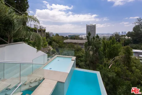 $6,500,000 | 9274 Sierra Mar Drive, Los Angeles, CA 90069