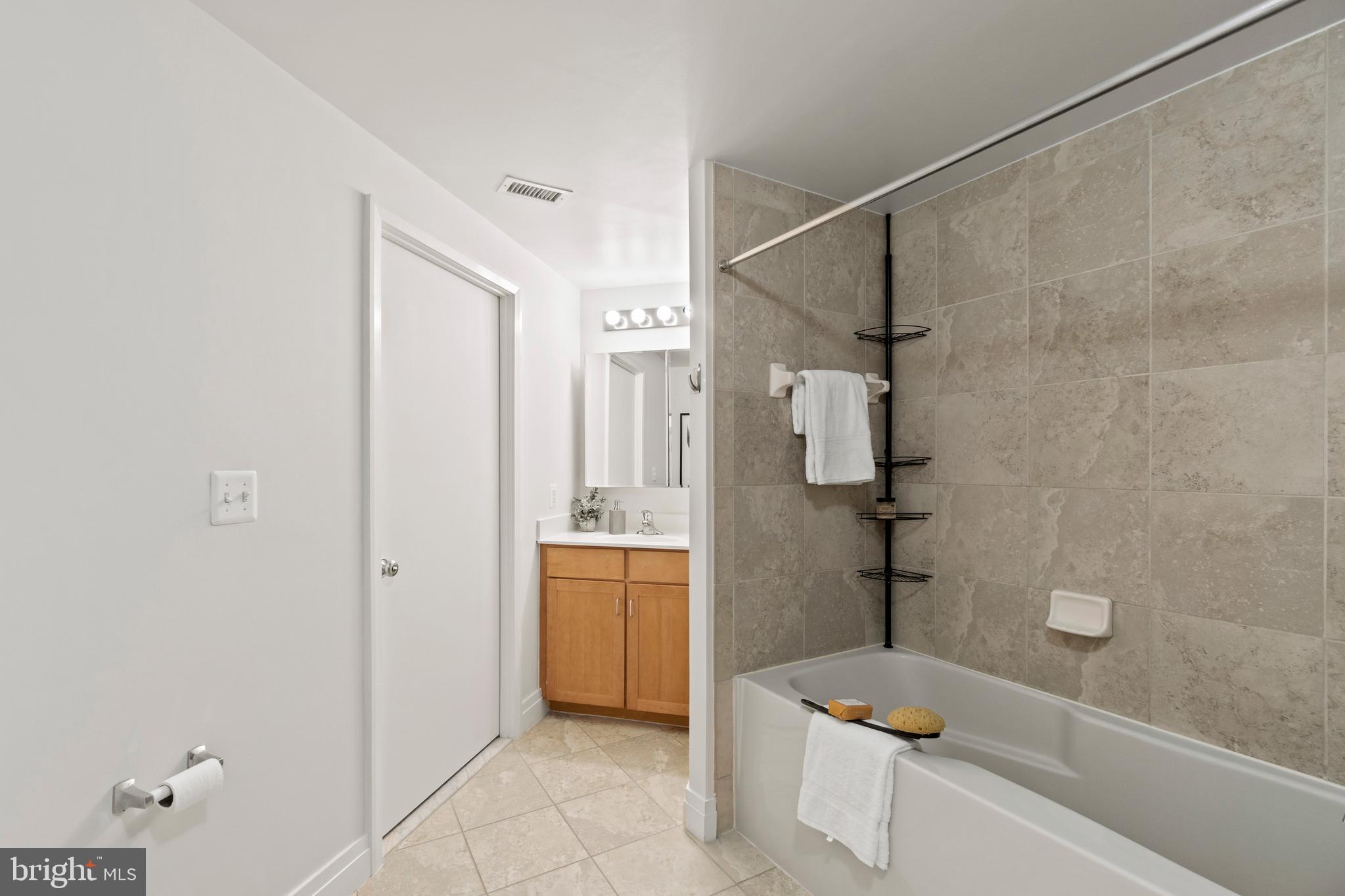 2020 12th Street Northwest, Unit T03 Washington, DC 20009 - Photo 27 of 36