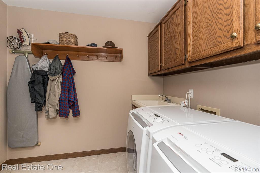 3449 Summit Ridge Drive Rochester Hills, MI 48306 - Photo 21 of 44