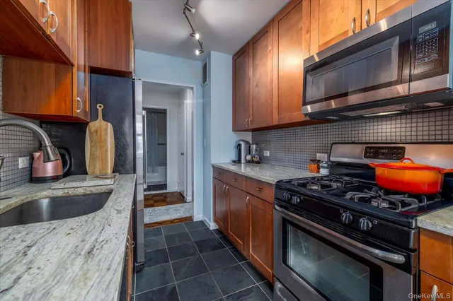 $780,000 | 430 Shore Road, Unit 8K, Long Beach, NY 11561