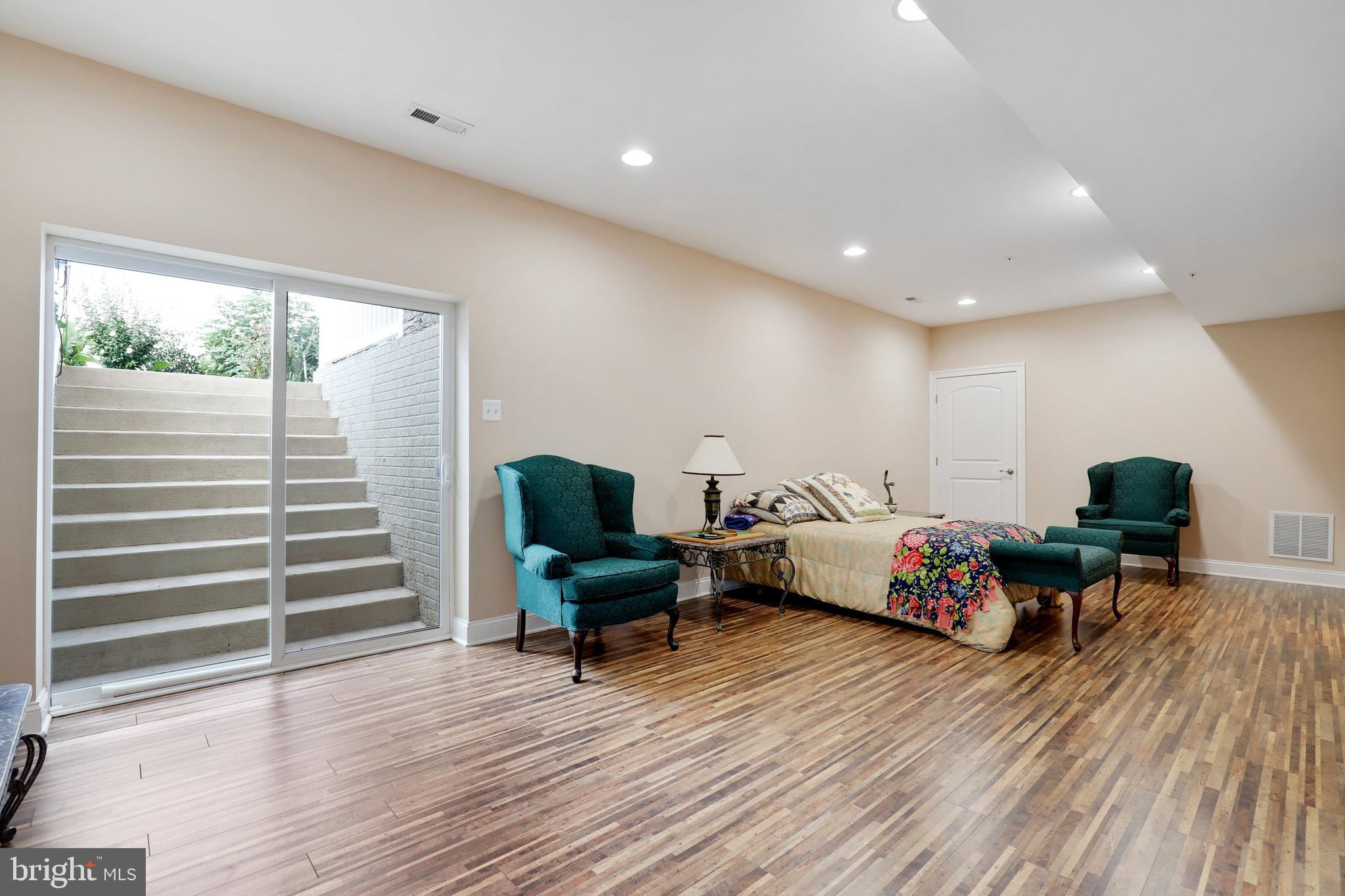 4611 Ridge Road Baltimore, MD 21236 - Photo 45 of 53 Gallery Image 45