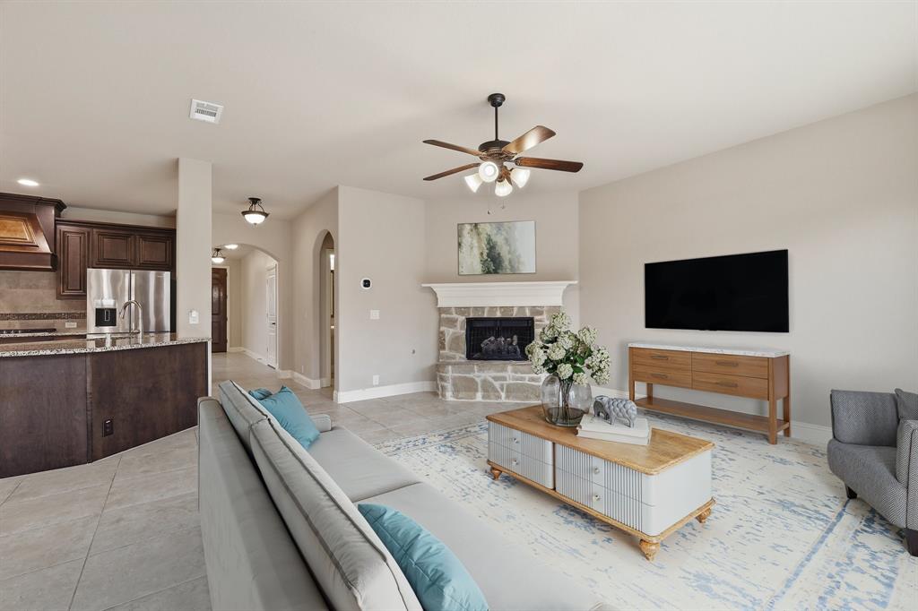 2739 Chimney Rock Road Burleson, TX 76028 - Photo 13 of 40