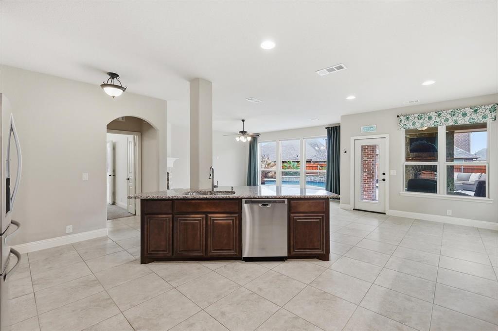 2739 Chimney Rock Road Burleson, TX 76028 - Photo 9 of 40