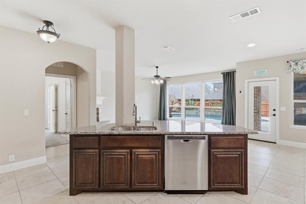 2739 Chimney Rock Road Burleson, TX 76028 - Photo 10 of 40