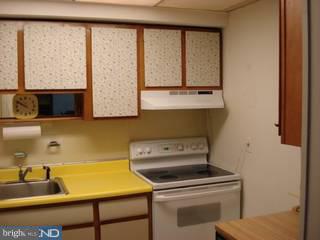 402 Midvale Road Upper Darby, PA 19082 - Photo 5 of 6