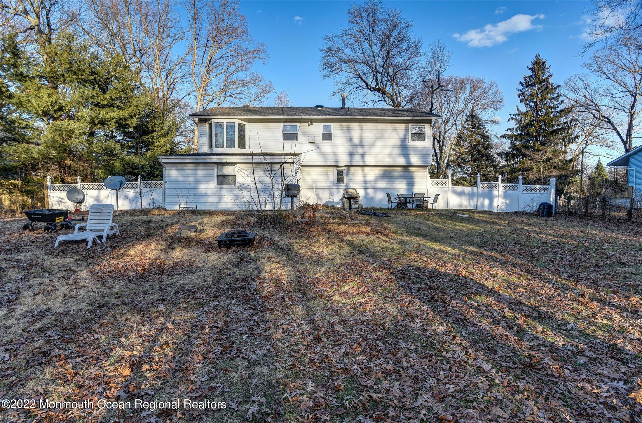 35 Holiday Road Manalapan, NJ 07726 - Photo 17 of 19 03-Rear View