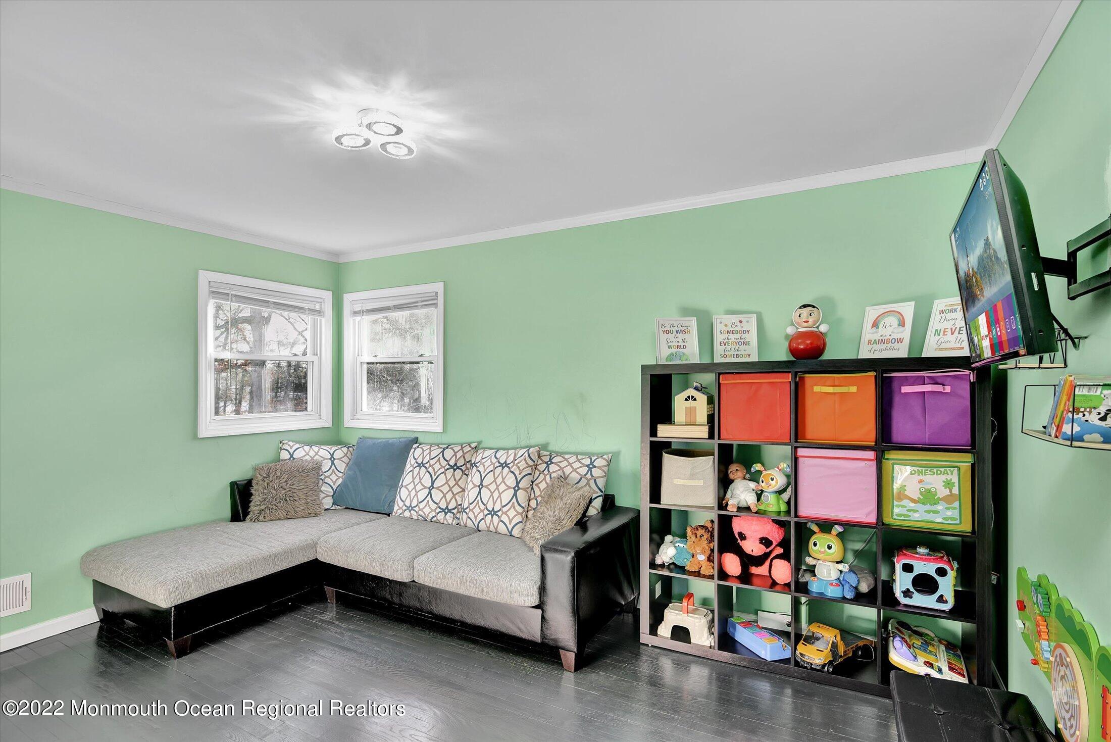 35 Holiday Road Manalapan, NJ 07726 - Photo 5 of 19 17-Bedroom