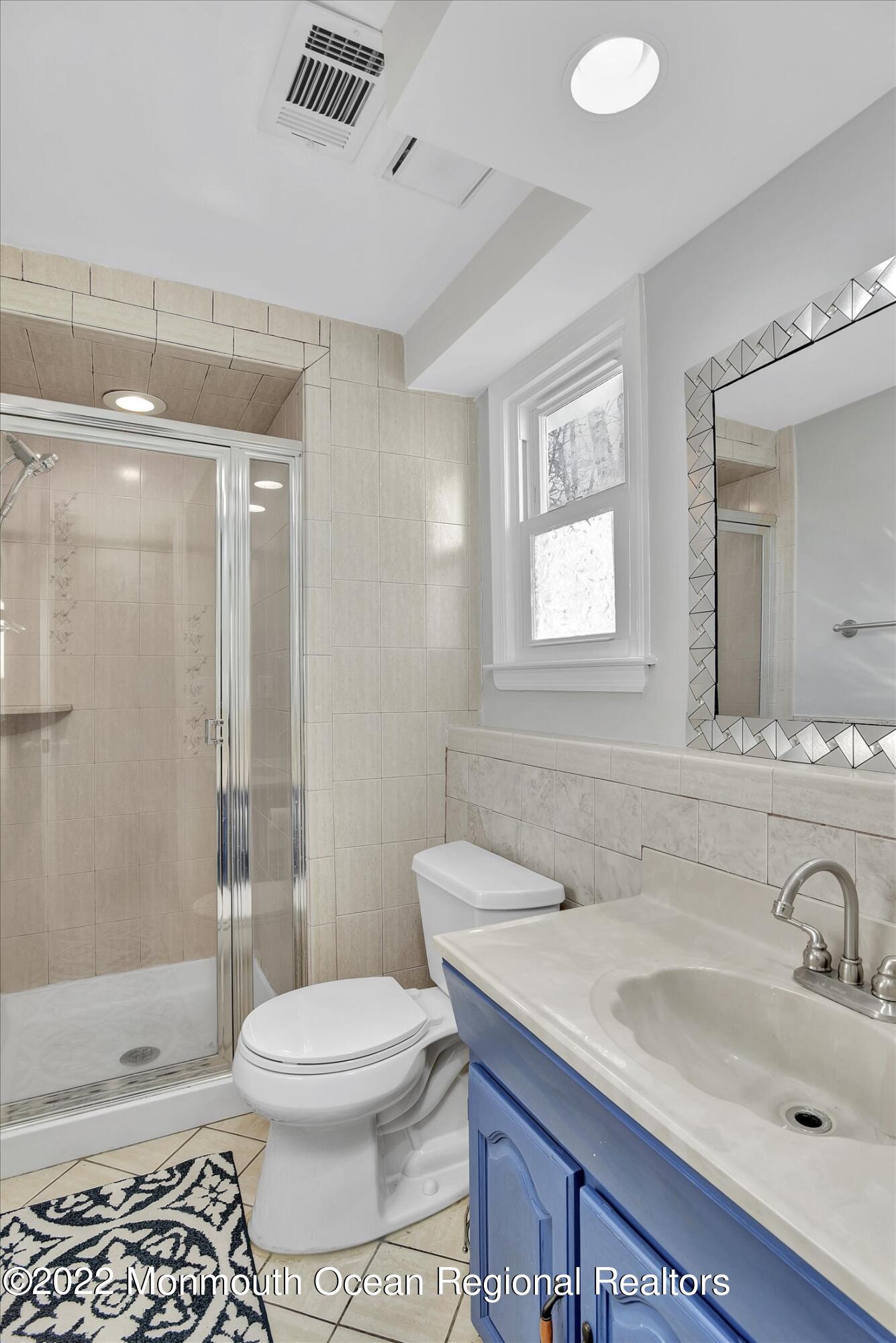 35 Holiday Road Manalapan, NJ 07726 - Photo 8 of 19 20-Bathroom
