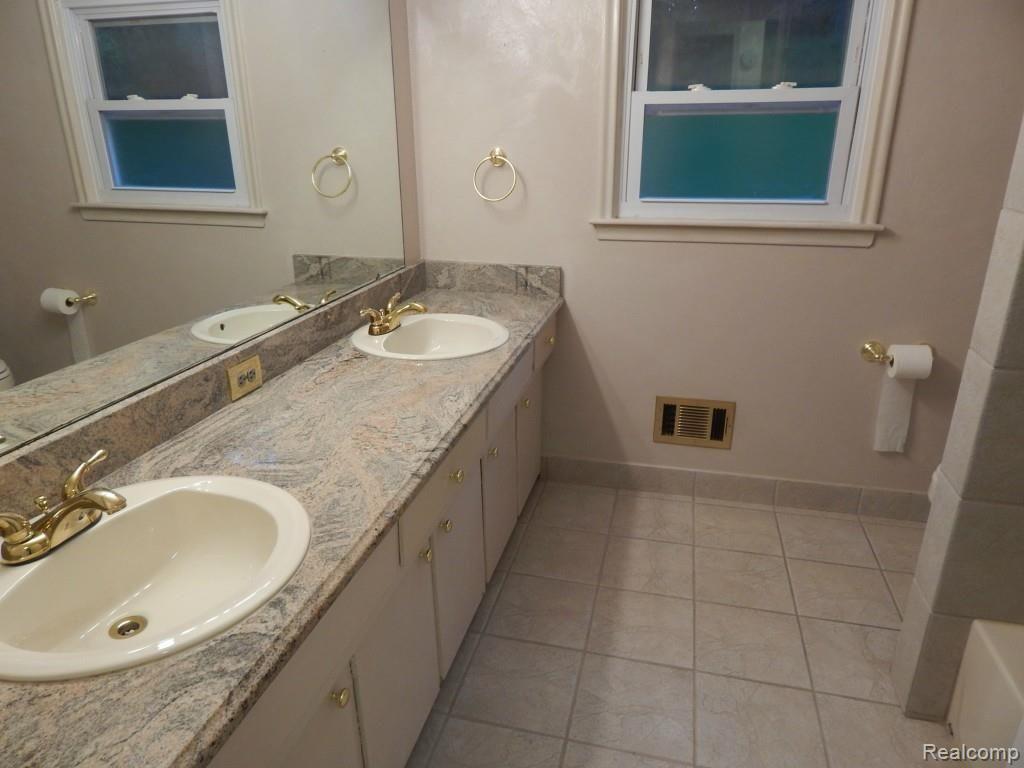 617 Birch Tree Court Rochester Hills, MI 48306 - Photo 45 of 82