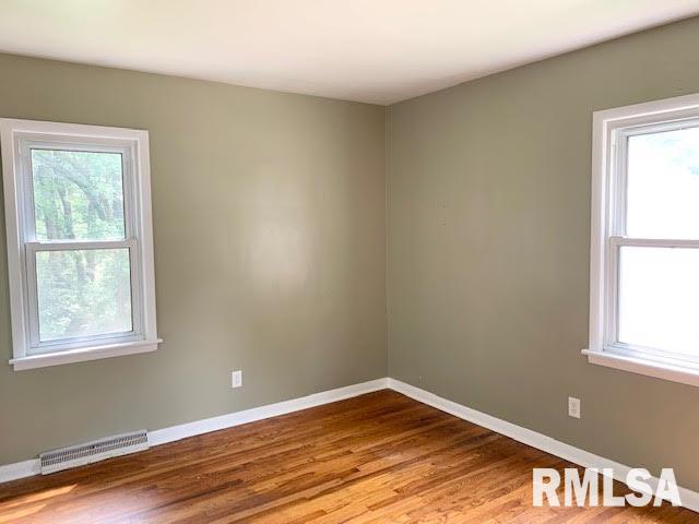642 Waverly Road Davenport, IA 52804 - Photo 9 of 21 Gallery Image 9