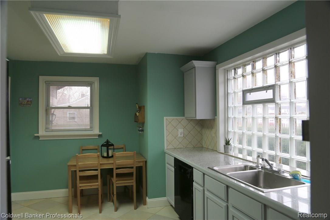 KITCHEN2.jpg