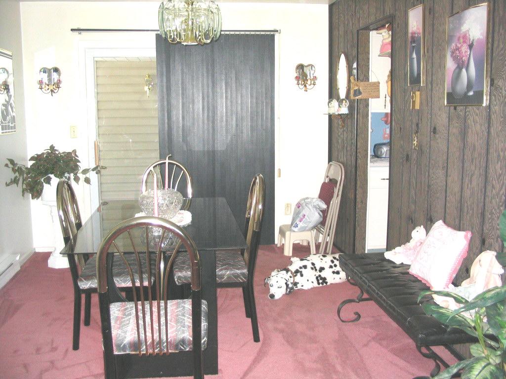 298 Edgemont Road Stroudsburg, PA 18360 - Photo 8 of 11 Dining Room