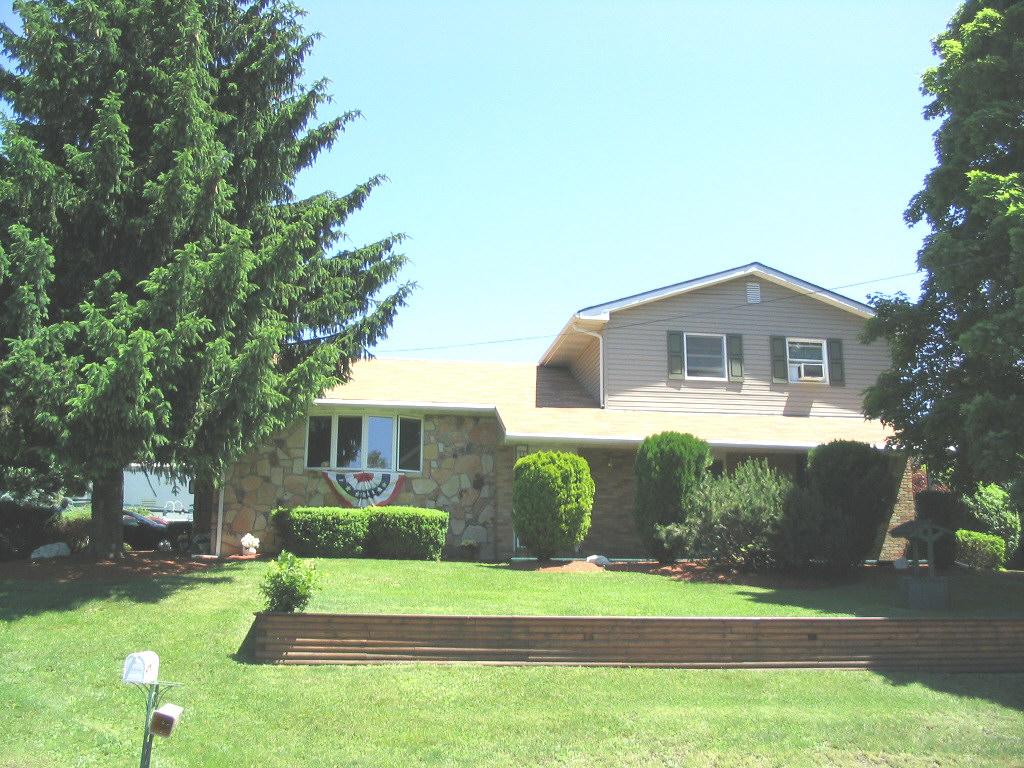 298 Edgemont Road Stroudsburg, PA 18360 - Photo 10 of 11 Corner