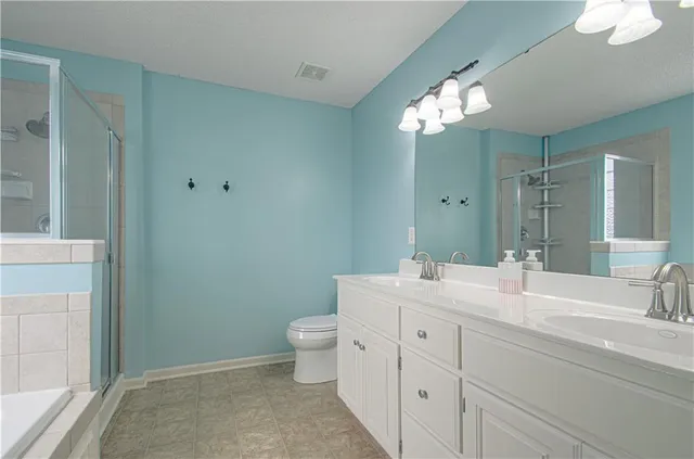 $389,000 | 2304 Northeast 23rd Street, Blue Springs, MO 64029